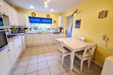 82 Ouseley Road, Wraysbury, Staines-upon-thames, TW19 5JH