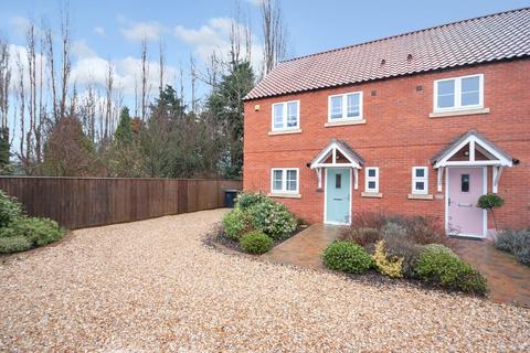 3 bedroom semi-detached house to rent - Meadowfield Close, Waddington, Lincoln