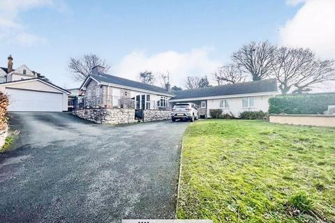 5 bedroom detached bungalow for sale - Llys Idris, St Asaph, Denbighshire