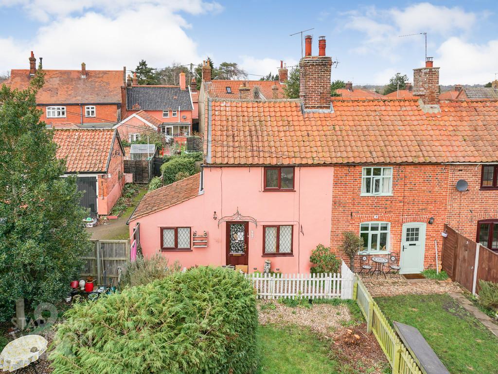 Church Path, Earsham, Bungay 2 bed cottage for sale £200,000