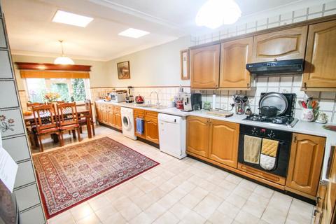 3 bedroom semi-detached house to rent, Pinner Road, Northwood