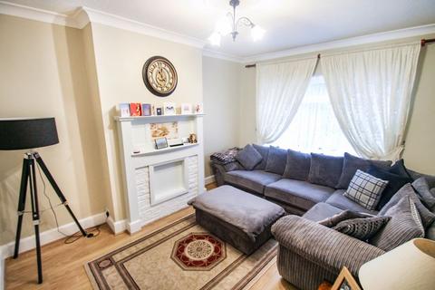3 bedroom semi-detached house to rent, Pinner Road, Northwood
