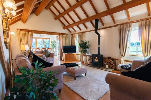 4 bedroom barn conversion for sale - Dickens Lane, Tilsworth, Bedfordshire