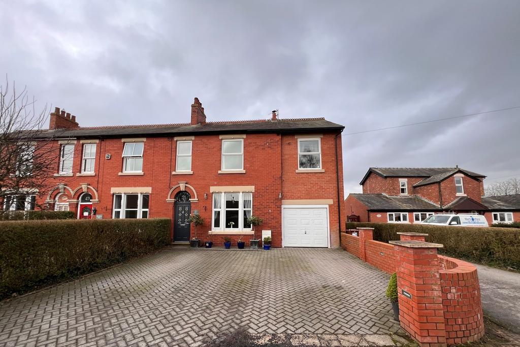 Hall Lane, Longton, Preston, PR4 4 bed semidetached house £425,000