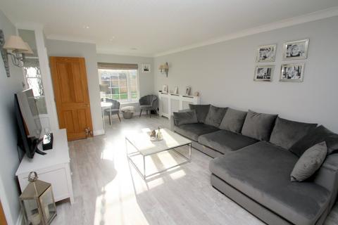 3 bedroom end of terrace house for sale, Garrick Close, Staines-upon-Thames, TW18