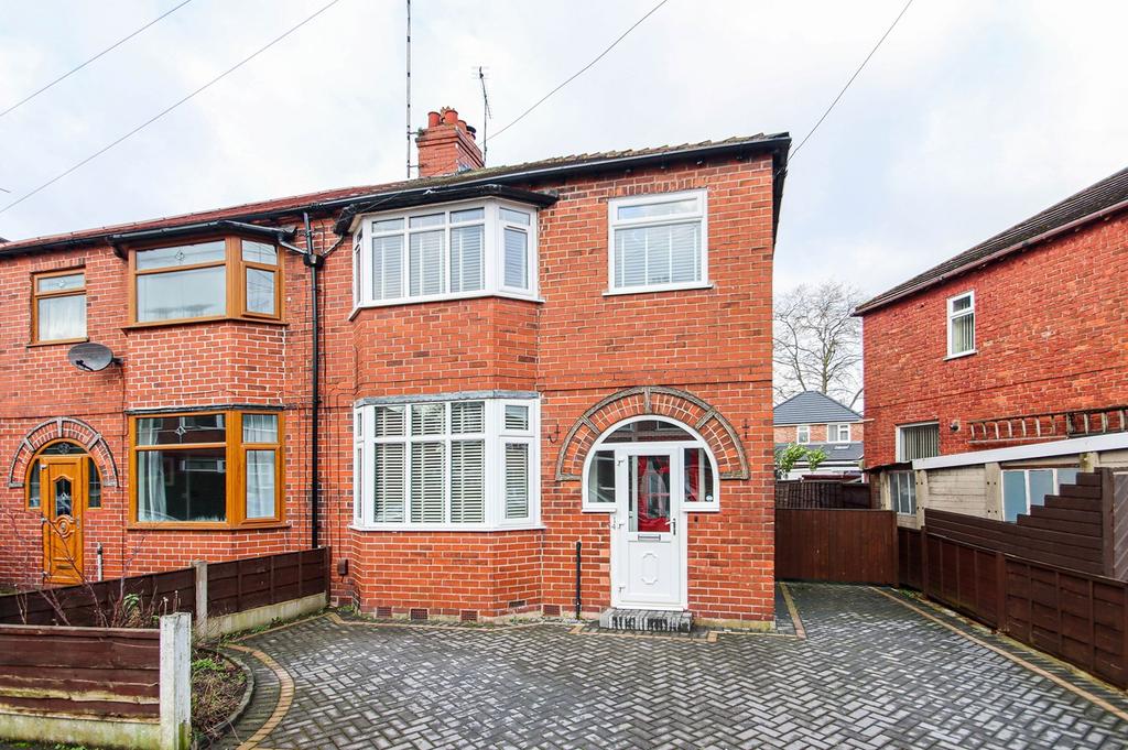 Devon Road, Flixton, Manchester, M41 3 bed semidetached house £1,350 pcm (£312 pw)
