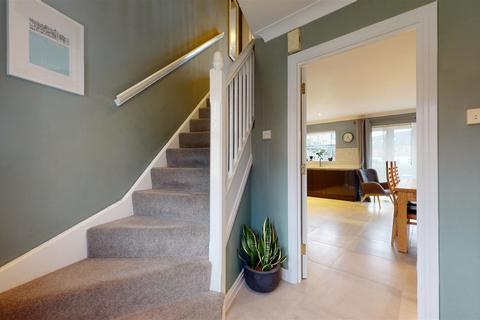 20 Clegg Square, Shenley Lodge, Milton Keynes, MK5 7HG