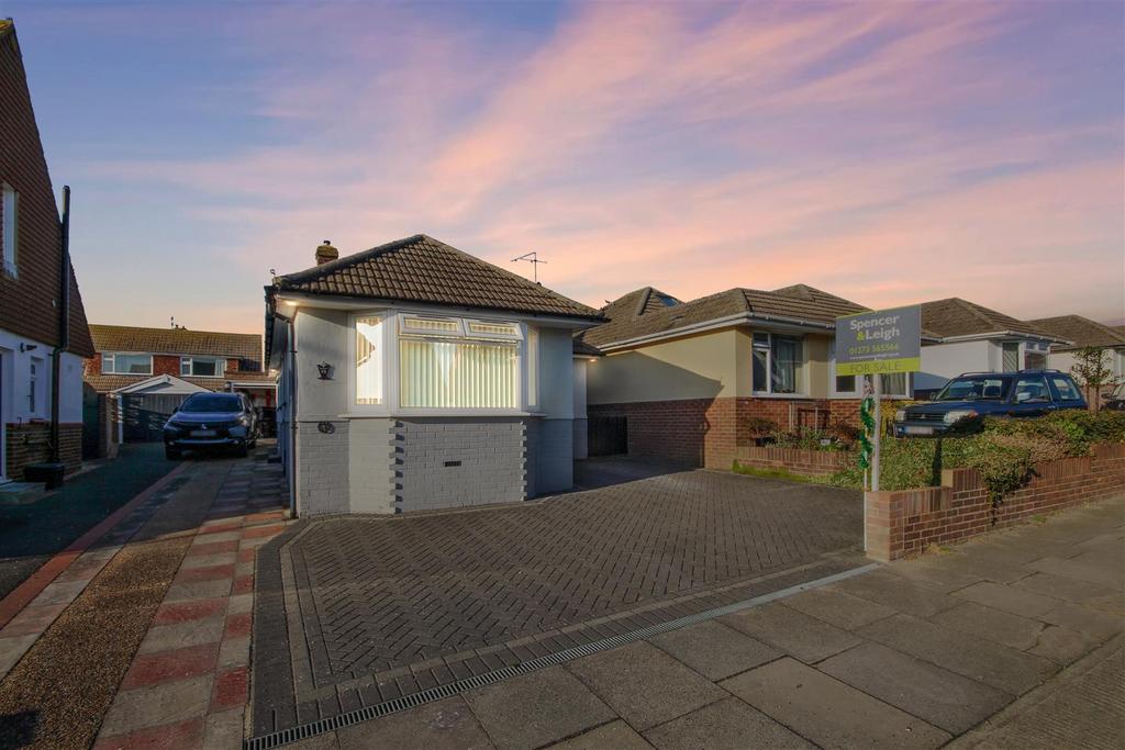 Graham Crescent, Portslade, Brighton 3 bed detached bungalow £350,000