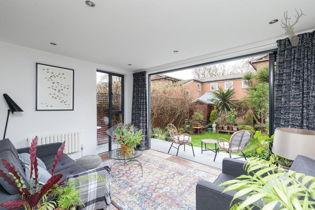White Horse Lane, London 2 bed house £650,000