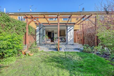 2 bedroom house for sale, White Horse Lane, Stepney Green