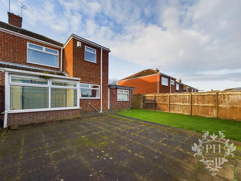 Carron Grove, Middlesbrough 3 bed semidetached house £135,000