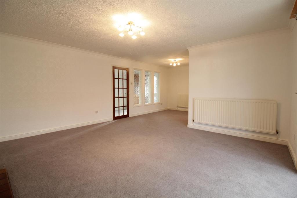 Hyperion Drive, Penn, Wolverhampton 3 bed bungalow £1,200 pcm (£277 pw)