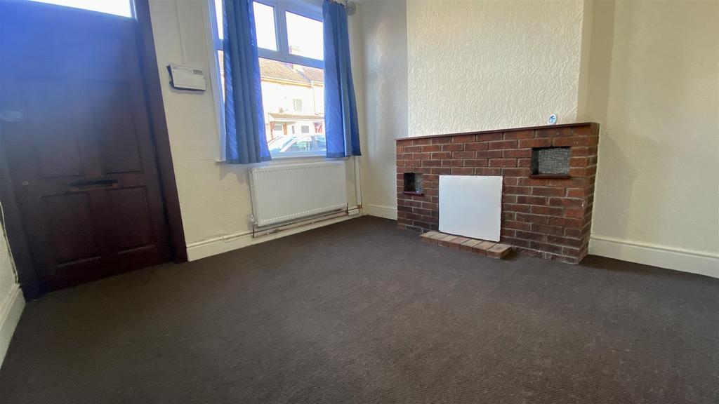 St. Road, Coventry 2 bed terraced house £700 pcm (£162 pw)