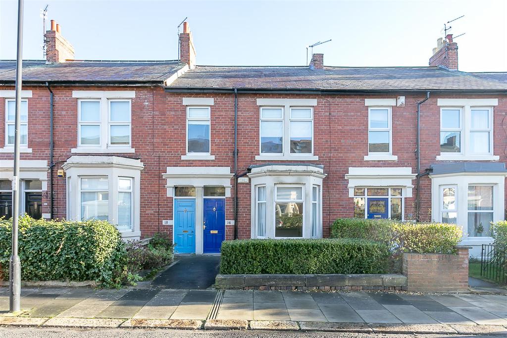 Beaumont Terrace, Gosforth, Newcastle... 2 bed flat £800 pcm (£185 pw)