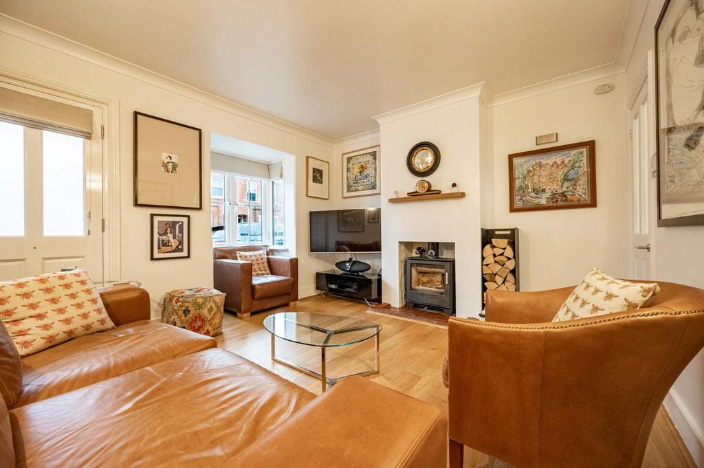 The Avenue, Dunmow 2 bed semidetached house £425,000
