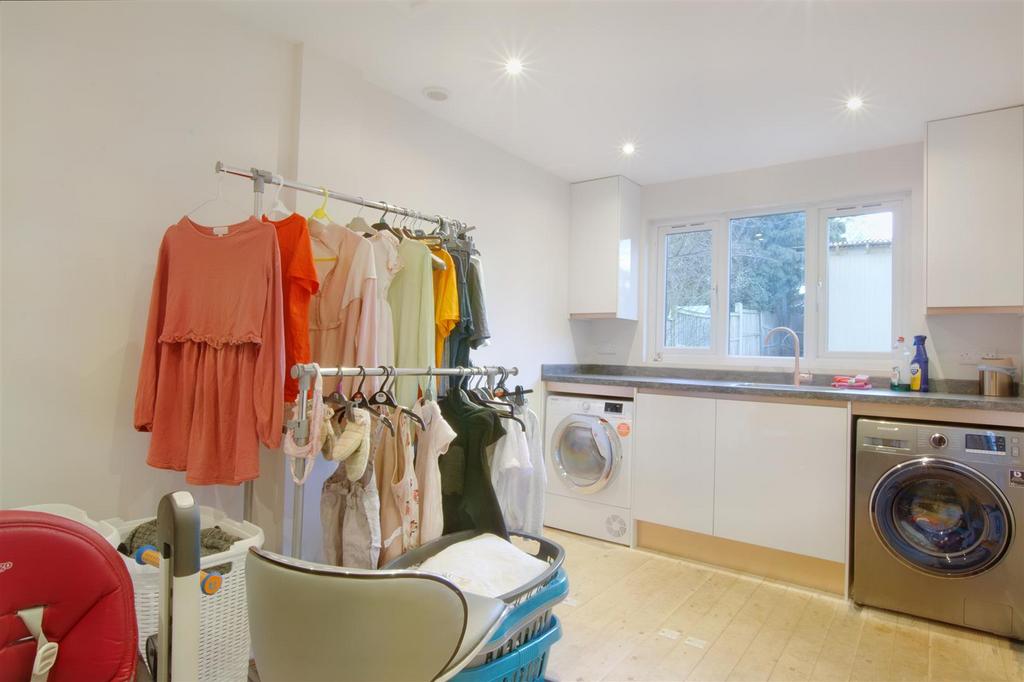 Utility room/Study