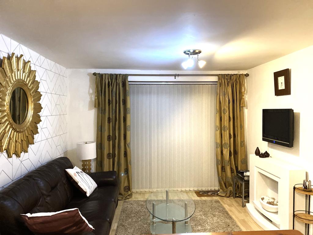 Lawnswood, Stourbridge DY7 1 bed flat £800 pcm (£185 pw)