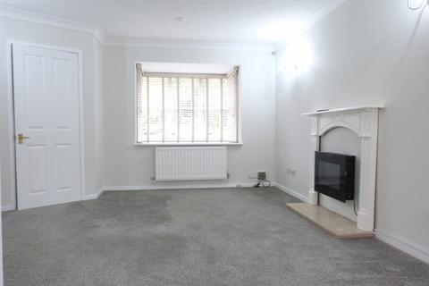3 bedroom end of terrace house to rent, Norham Place, Worcester