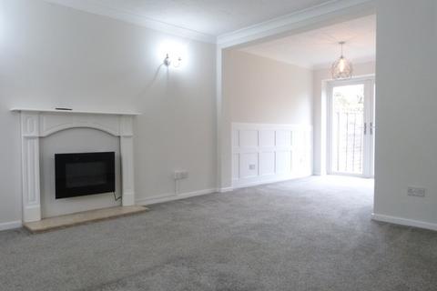 3 bedroom end of terrace house to rent, Norham Place, Worcester