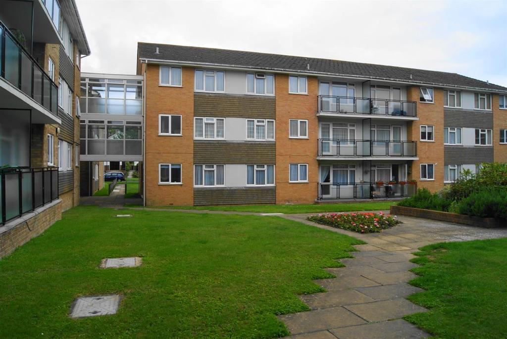 Westbrook, Lustrells Vale, Saltdean, Brighton 2 bed apartment £1,250