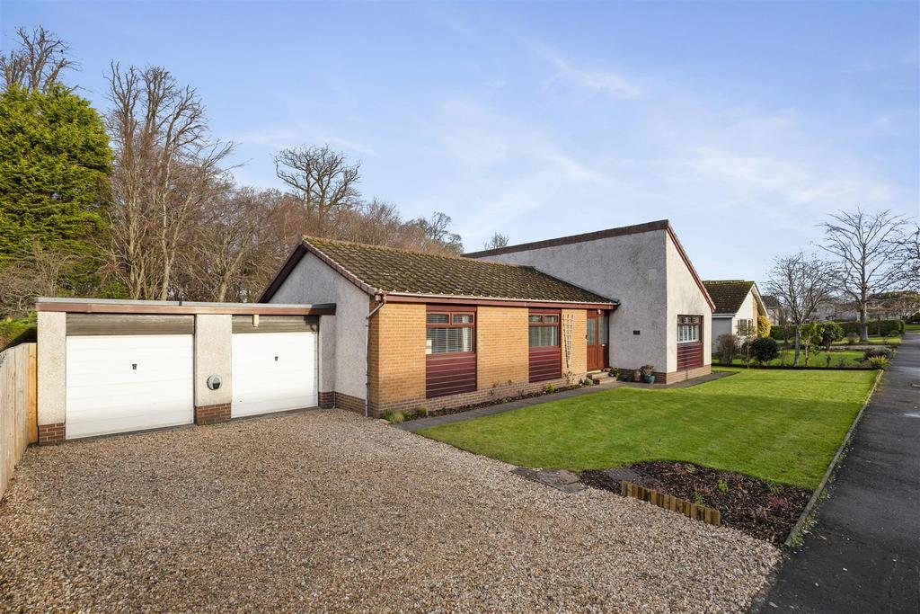 25 The Wynd, Dalgety Bay, KY11 9SJ 4 bed detached bungalow £395,000