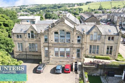 9 Chrisharben Court, Clayton, Bradford, BD14 6AF