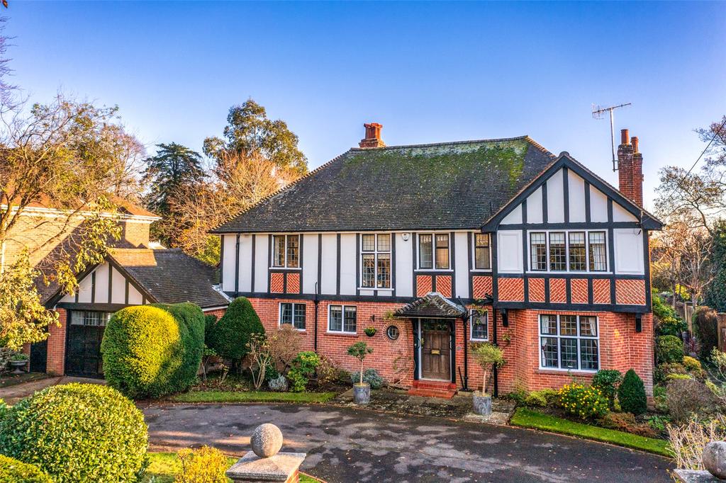 Offington Drive, Worthing, West Sussex, BN14 5 bed detached house £