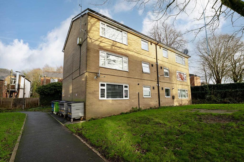 Sherbourne Court, Prestwich 2 bed apartment £125,000