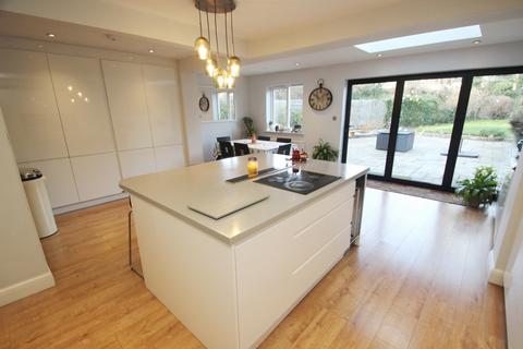 1 Tudor Way, Petts Wood, Orpington, BR5 1DZ