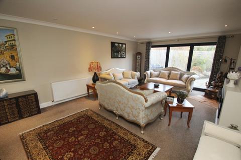 1 Tudor Way, Petts Wood, Orpington, BR5 1DZ