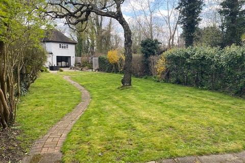 1 Tudor Way, Petts Wood, Orpington, BR5 1DZ