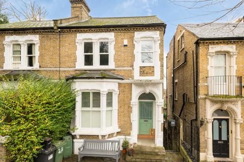 Flat A, 22 Becondale Road, London, SE19 1QJ