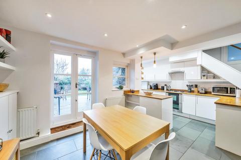 Flat A, 22 Becondale Road, London, SE19 1QJ