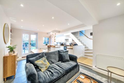 Flat A, 22 Becondale Road, London, SE19 1QJ