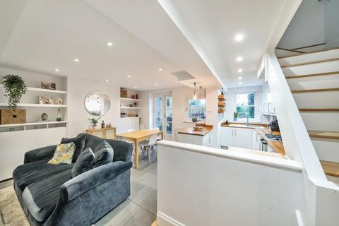 Flat A, 22 Becondale Road, London, SE19 1QJ
