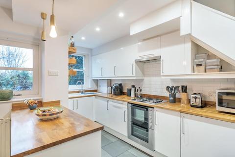 Flat A, 22 Becondale Road, London, SE19 1QJ