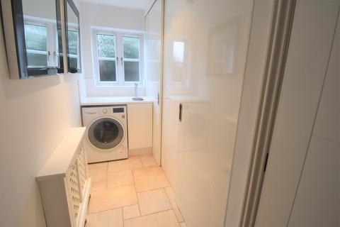 5 bedroom detached house to rent, Ham Island, Old Windsor, SL4