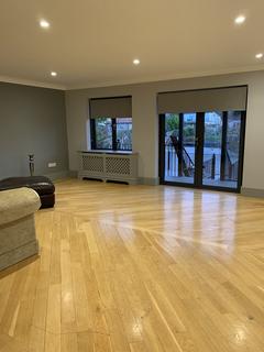 5 bedroom detached house to rent, Ham Island, Old Windsor, SL4