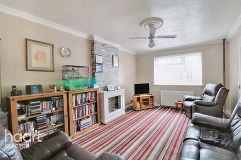 14 Blake Drive, Clacton-on-sea, CO16 8ED