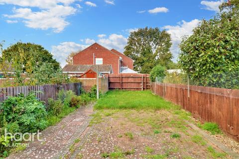 14 Blake Drive, Clacton-on-sea, CO16 8ED