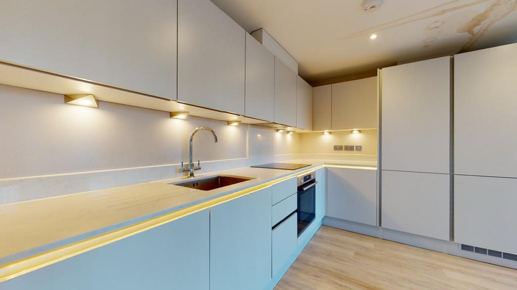 Chalk Hill, Watford, Hertfordshire, WD19 2 bed apartment £1,675 pcm