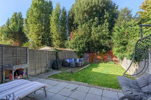 29 Widmore Lodge Road, Bromley, BR1 2QE