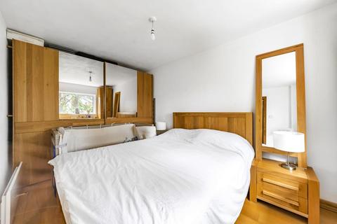 1 bedroom flat for sale - Woking,  Surrey,  GU22