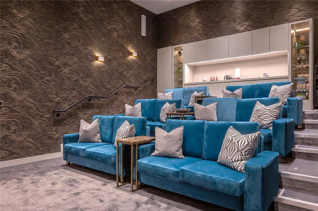Cinema Lounge