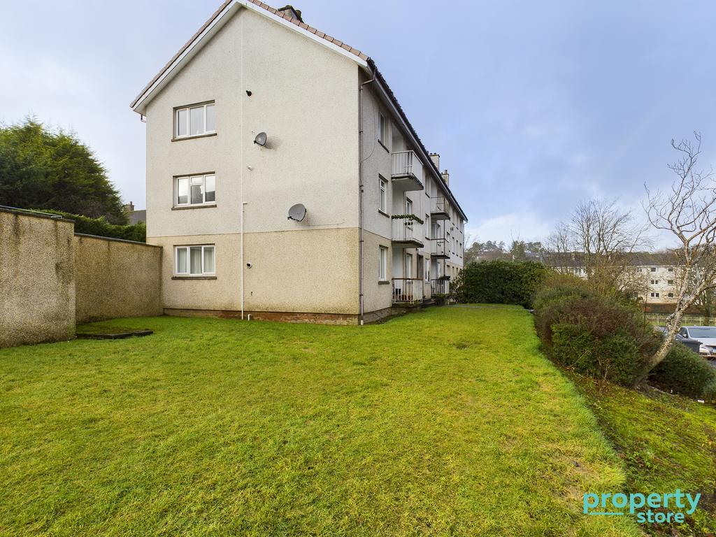 Chalmers Crescent, East Kilbride... 2 bed flat £75,000
