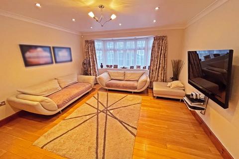64a Shelley Crescent, Hounslow, TW5 9BJ
