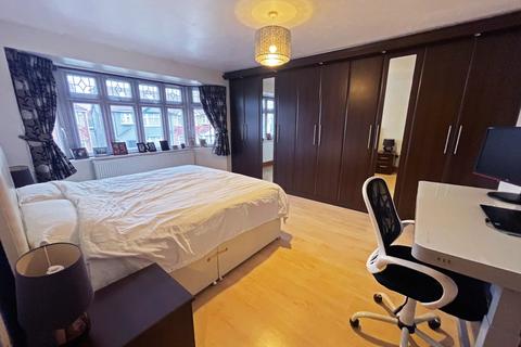 64a Shelley Crescent, Hounslow, TW5 9BJ
