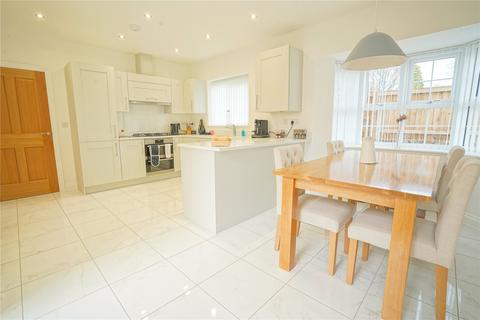 4 bedroom detached house for sale - Weavers Chase, Wickersley, Rotherham, South Yorkshire, S66