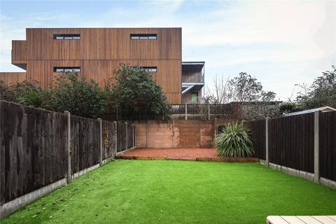 118 Henniker Road, London, E15 1JP
