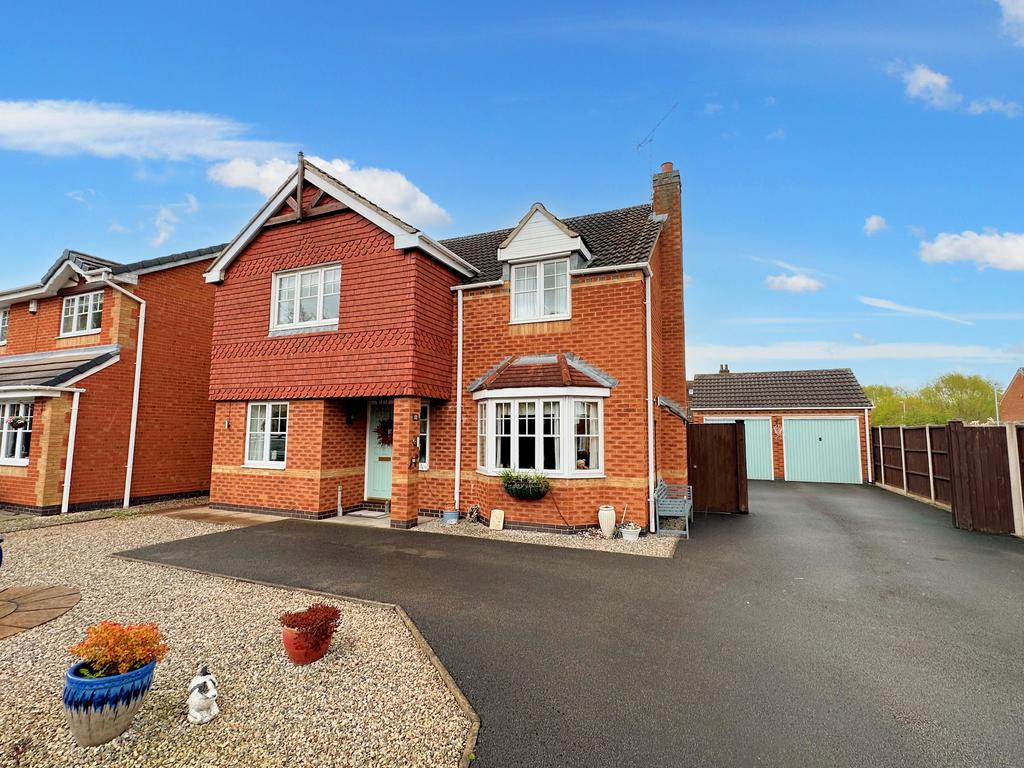 Kingsmead, Stretton, BurtononTrent, DE13 4 bed detached house £400,000